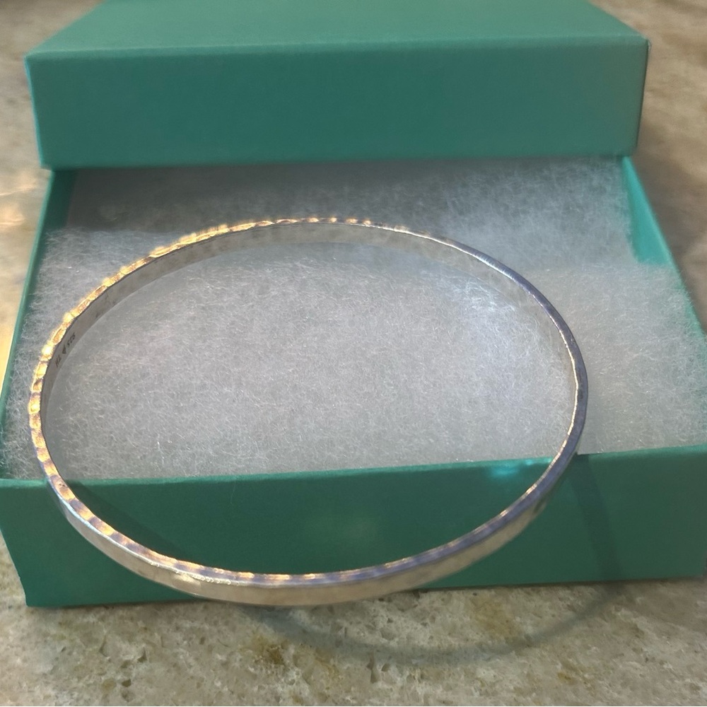 Silpada Sterling Silver Hammered “Social Circle” Bangle